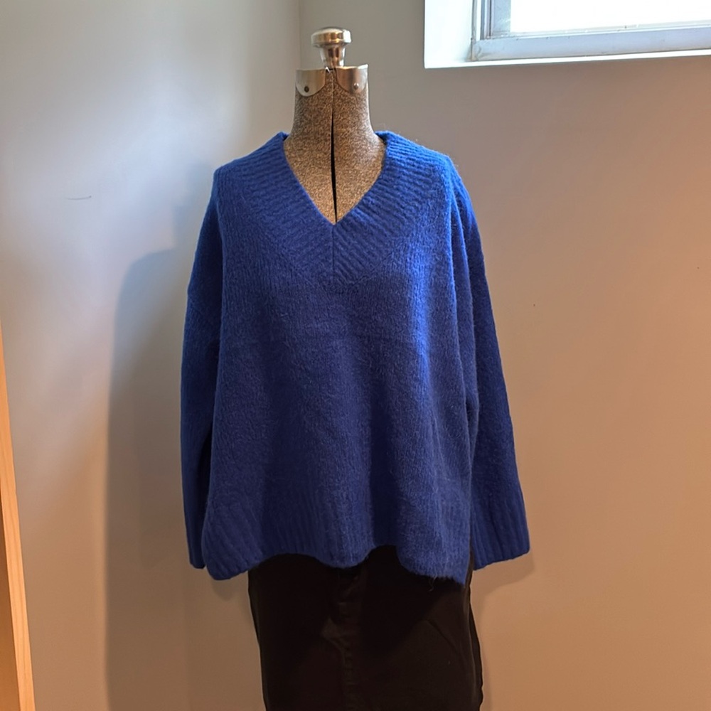 La Biz V Neck Slouch Sweater